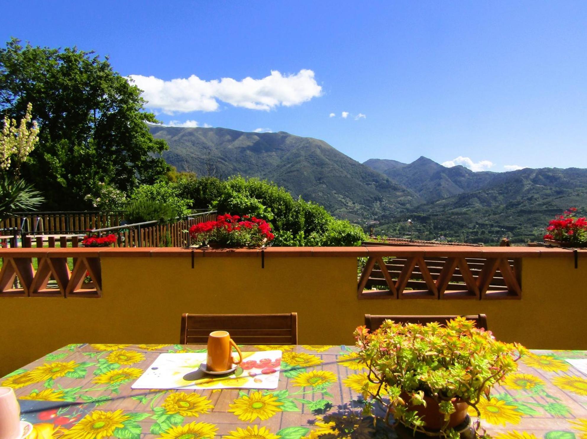 Casina Di Desiree E Aurora Villa Corsanico-Bargecchia Dış mekan fotoğraf